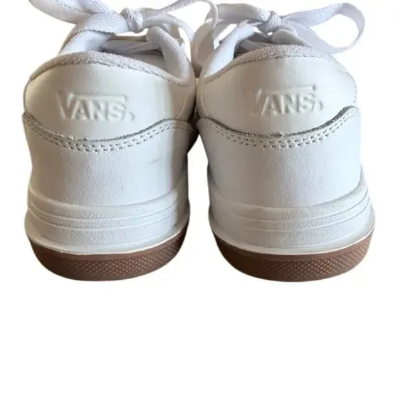 Vans White Low Top Sneakers Gum Sole Size 8 Women / 6.5 Men Classic Skater - Picture 6 of 8